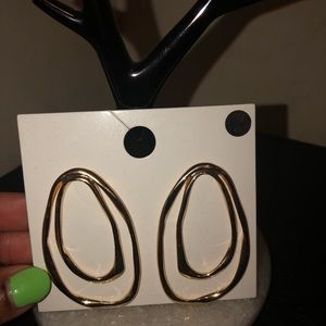 🌹Forever 21 hoop hammered style earrings